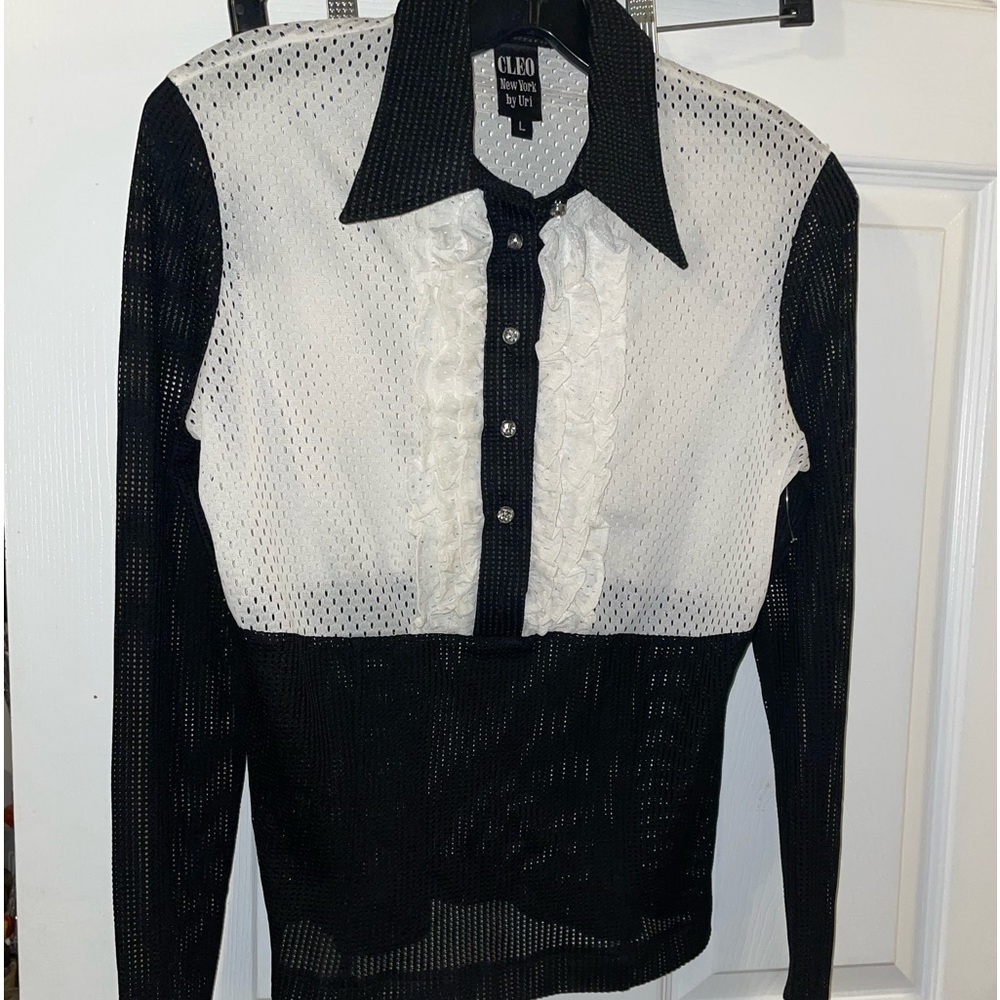 Very stylish top can dress it up or down